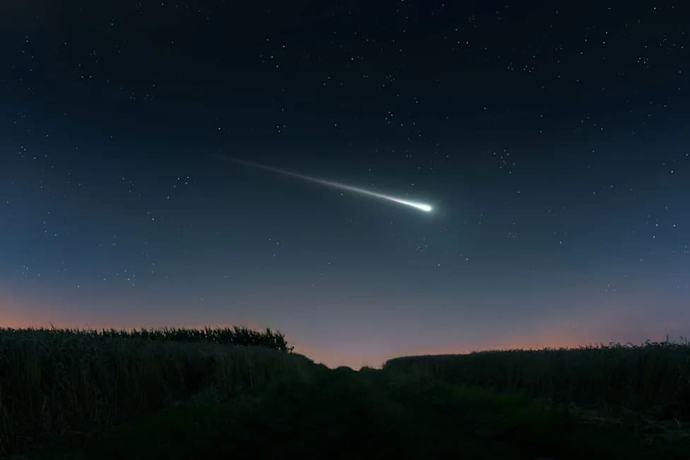 Rare Fireballs Light Up New Zealand Skies — Residents Urged To Search For Meteor Debris