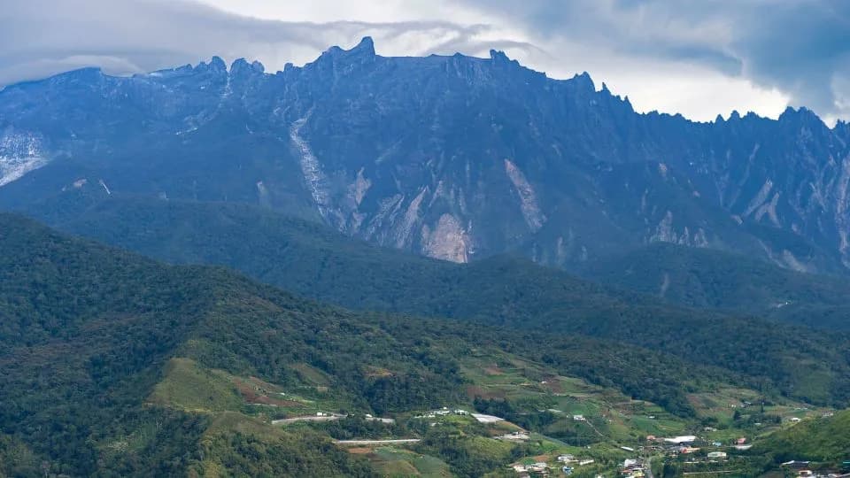 Malaysia Tightens Hiking Rules After Spike in Rescues Linked to Social Media Trends