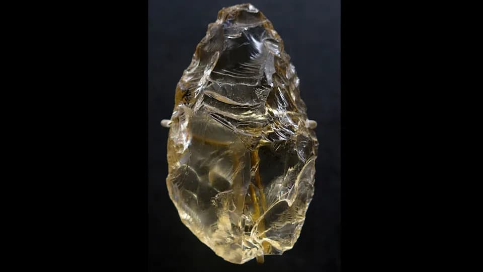 45,000–80,000-Year-Old Rock Crystal Scraper Reveals Neanderthals’ "Eye for Beauty"