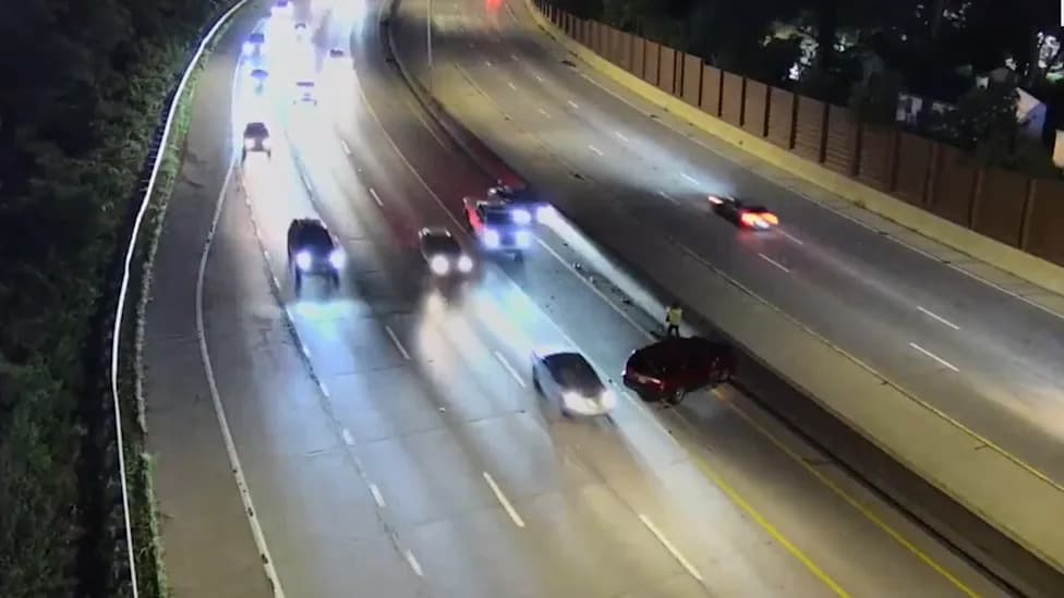 Near-Tragedy on Columbus I-670: Driver Ignores Red X, Strikes Parked SUV in SmartLane