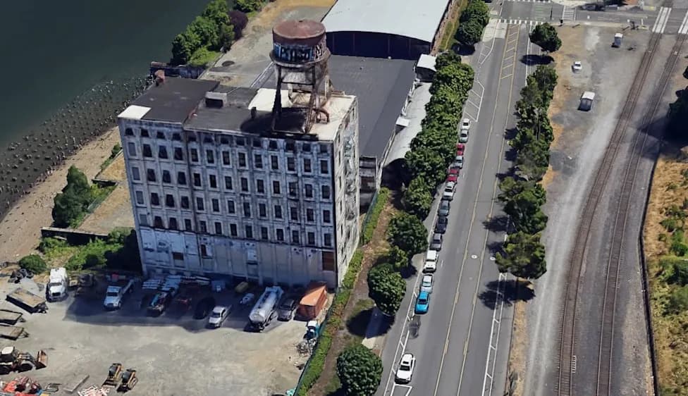 Amtrak Cascades Suspended Through Aug. 7 After Major Fire Damages Centennial Mills Near Portland Union Station
