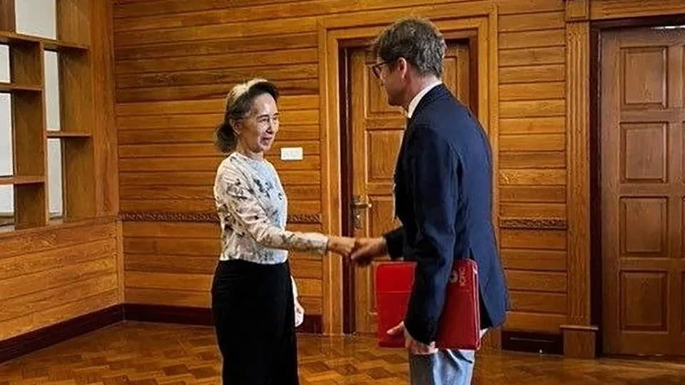 Aung San Suu Kyi Meets ICRC Delegate as Family and Foreign Governments Demand Proof of Life