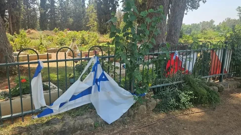 Israeli Flags Torn From Grave of Fallen Soldier Regev Amar; Perpetrators Unidentified