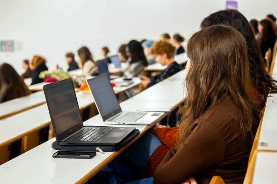 Nathan Thomas, 18, Sets Guinness World Record as Youngest Male College Professor