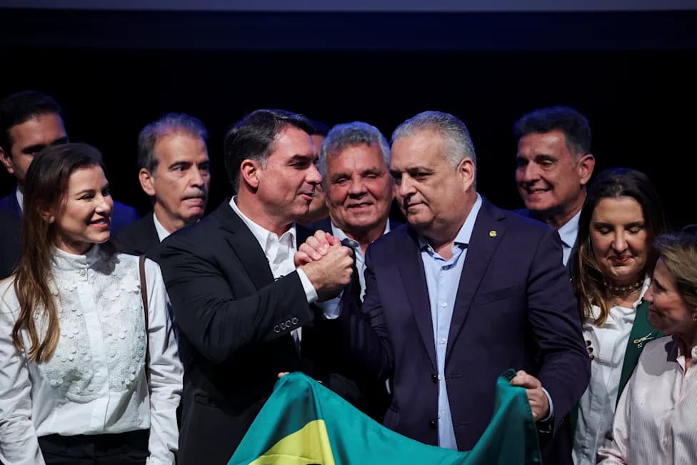 Flavio Bolsonaro Names Alfredo Gaspar as Running Mate Amid Coalition Struggles