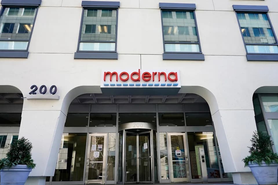 FDA Approves Moderna’s mFLUSIVA mRNA Flu Vaccine for Adults 50+ Ahead of 2026–27 Season