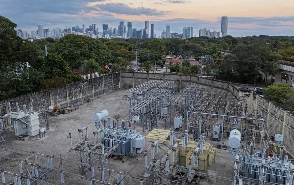When Heat Pushes the Grid to the Brink: Who Keeps Power — and Who Gets Cut Off?