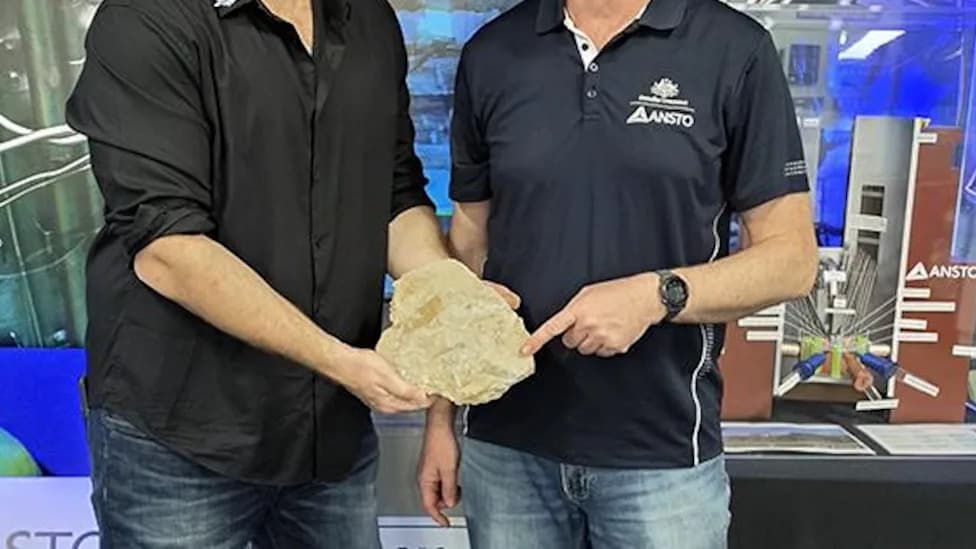 Rare Australian Fossil Preserves a Food-Chain Moment: Ichthyosaur Ate a Pterosaur Before Kronosaurus Attack