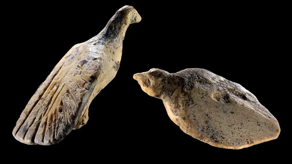 Tiny Mammoth-Ivory Bird Figurines From Ice Age Unearthed at Hohle Fels