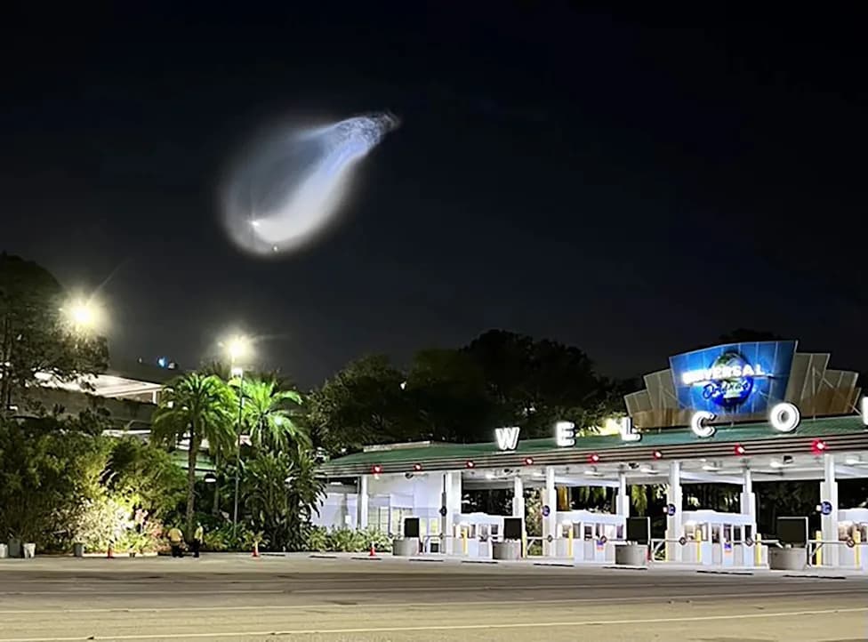 What Is the 'Space Jellyfish'? How Rocket Exhaust Creates Colorful Night-Sky Plumes