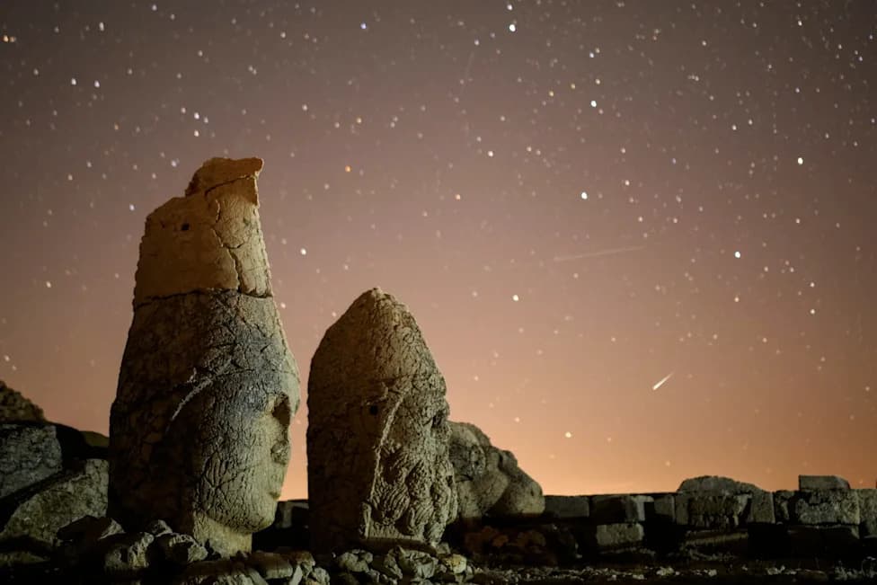 Perseid Meteor Shower Peaks — How to Catch 50–100 Shooting Stars in Dark Summer Skies