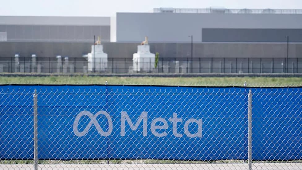 El Paso Town Hall Erupts Over Meta Data Center: Water, Power and Cost Concerns