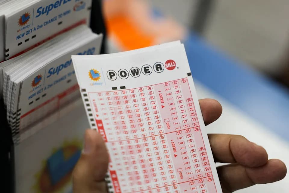 No Winner: Powerball Climbs to $863.8M — Winning Numbers, Next Draw and First UK Players