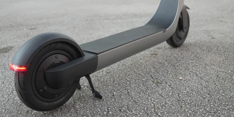 Paris Makes Helmets and High‑Vis Vests Mandatory for E‑Scooters — Fines Apply