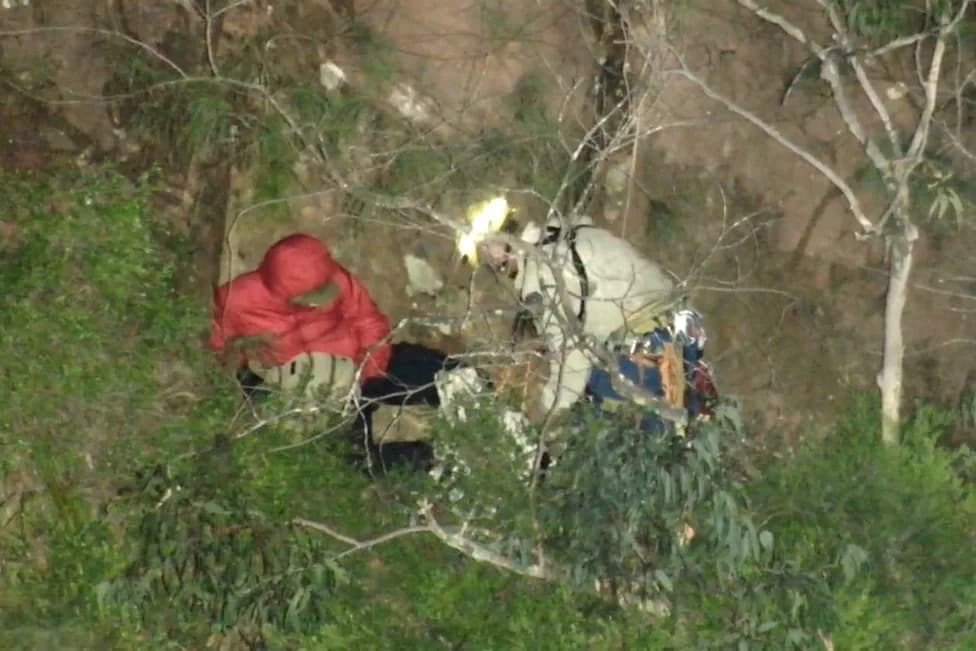 Dramatic Overnight Rescue: Hiker Saved After Spending Night on Mount Beerwah Cliff
