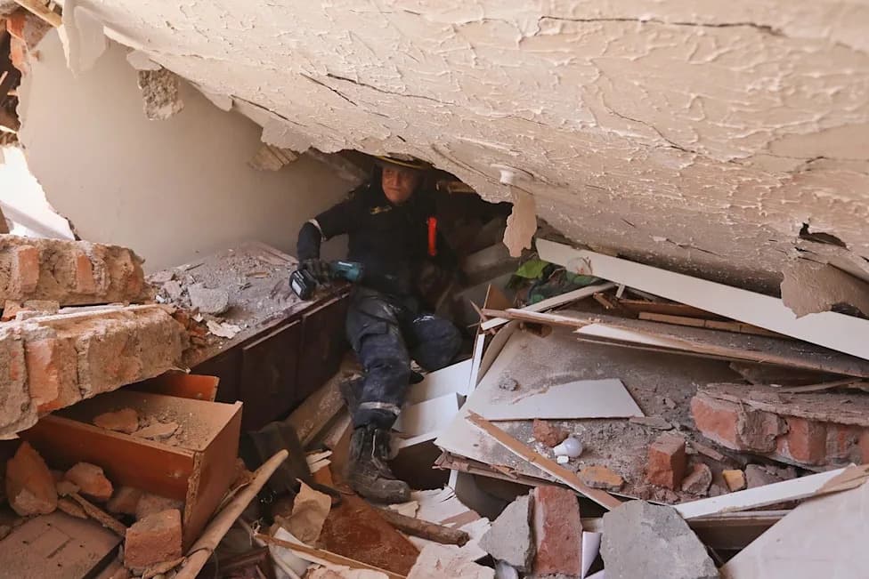 Monday Mini-Report — Aug. 10, 2026: Deadly Colombia Quake, Strait Talks Stall, Drone Linked to Russia