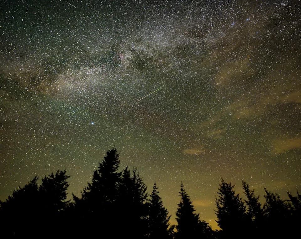 Aug. 12 Skywatching: Six-Planet Alignment, Partial Solar Eclipse & Perseid Peak