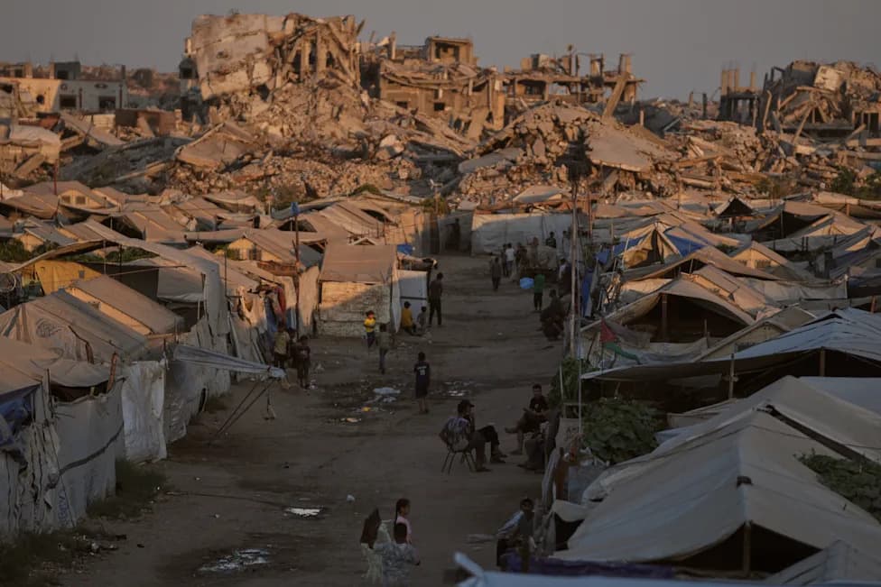 Airstrike Hits Tuk‑Tuk in Beit Lahiya, Killing One; Five Wounded