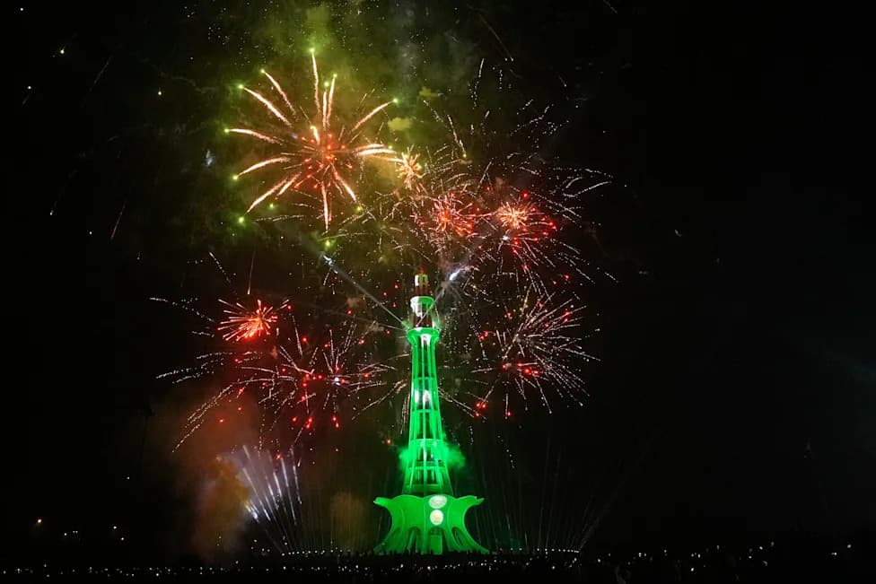 Fireworks Light Islamabad as Pakistan Marks 79th Independence Day; PM Warns 'Water Is Our Red Line'
