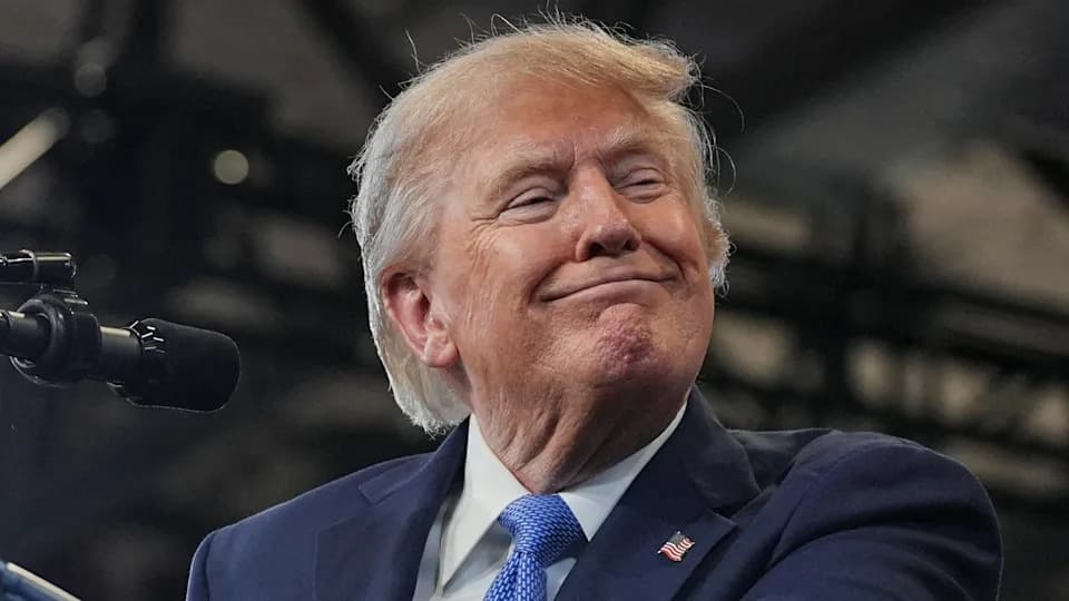 Sailor’s Wife Slams Trump Over ‘Floating Metal Prison’ Aboard USS Abraham Lincoln