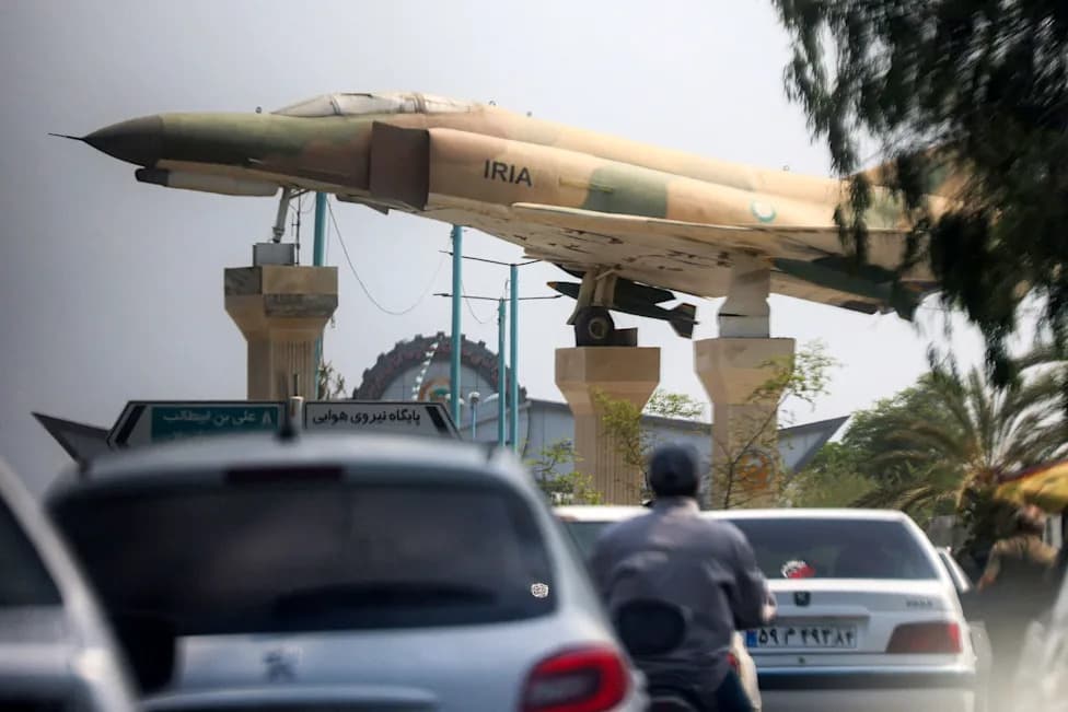 Three Iranian Pilots Held in Qatar for Six Months, Denied Contact With Families, Iran Says