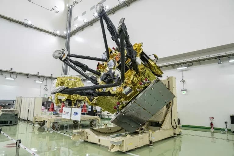 Japan's MMX Mission Targets Mars' Moons — Aiming to Return Phobos Samples by 2031