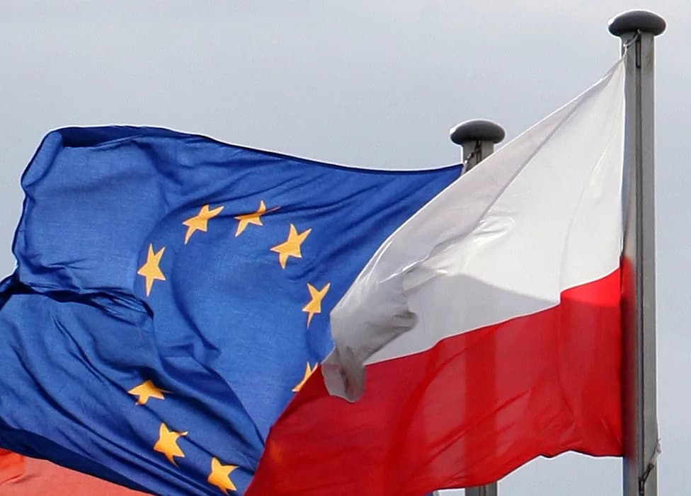 12 Killed, 47 Injured as Polish Coach Plunges Off M3 Motorway Near Mezőkeresztes, Hungary