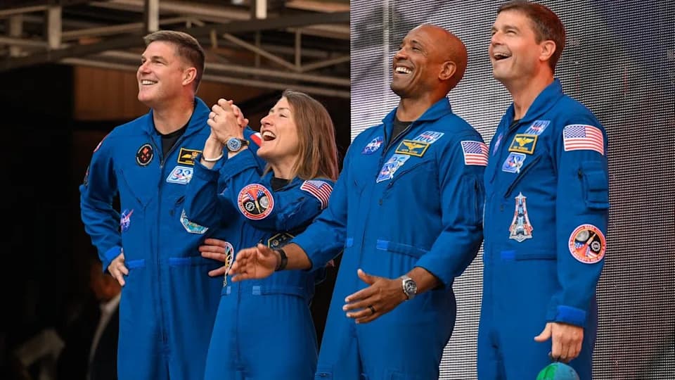 Artemis II Crew Celebrated at Red Rocks — Pilot Victor Glover Says He ‘Flew Orion by Hand’