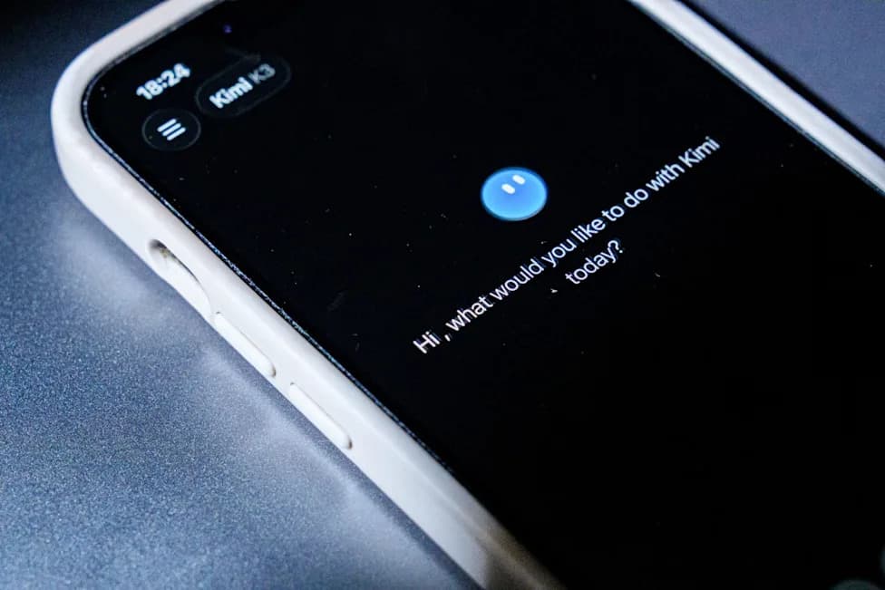 Chatting With AI Feels Good—But a 28‑Day Study Finds It Can Increase Loneliness