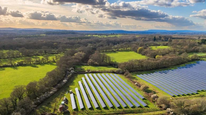 Wokingham Approves 43,000‑Panel Barkham Solar Farm — Powering 10,500 Homes and Advancing Climate Action