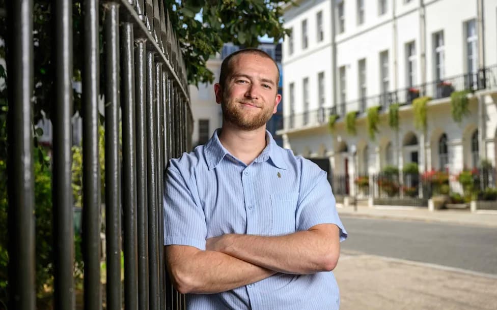The Return of the Middle‑Class Apprentice: How Degree Routes Are Reshaping Young Careers