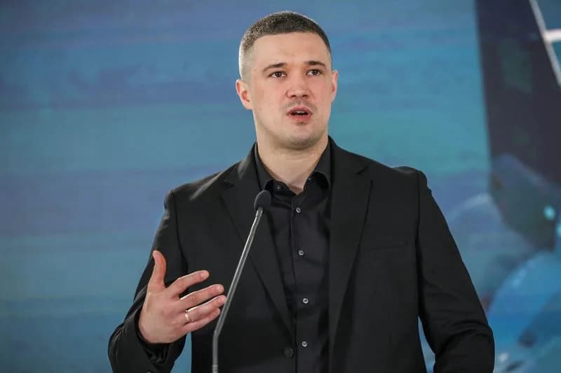 Ousted Defence Minister Mykhailo Fedorov Demands Wartime Elections, Escalating Rift With Zelenskiy