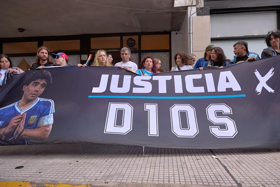 Doctors Missed Kidney Warning Signs, Nephrologist Tells Maradona Negligence Trial