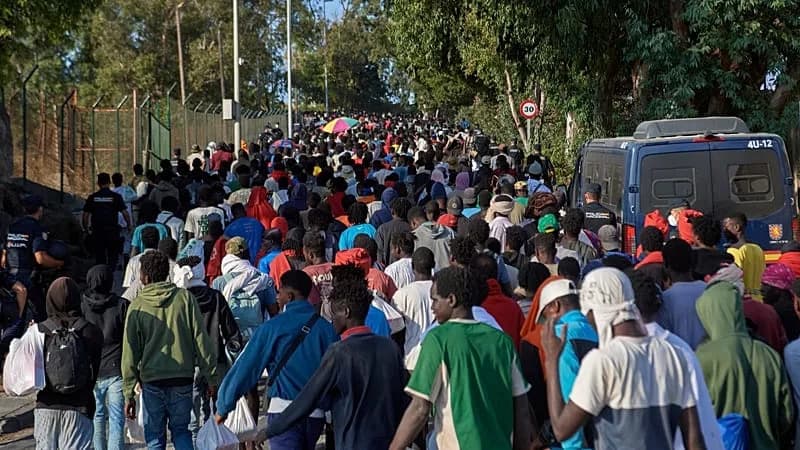 Spain Begins Relocating Migrants From Ceuta Beach to Temporary Shelters