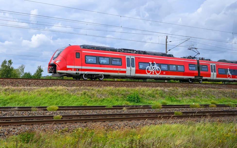 German Train Workers Threaten Nationwide January Strikes Unless Government Toughens Penalties