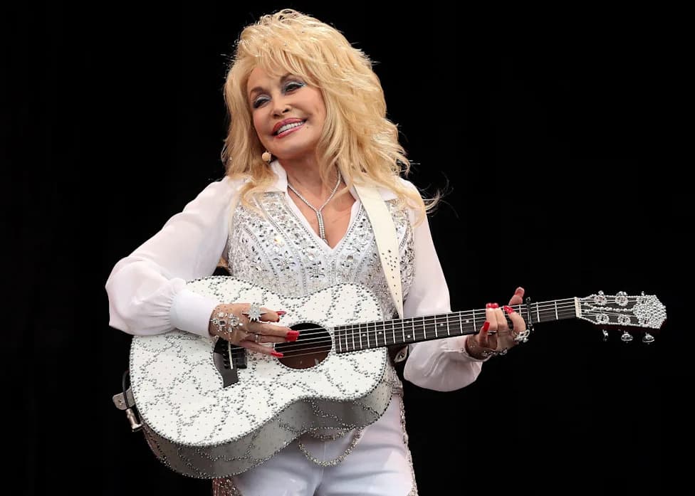 Ohio Orders Flags Lowered To Honor Dolly Parton; Trump Calls For One-Week Tribute