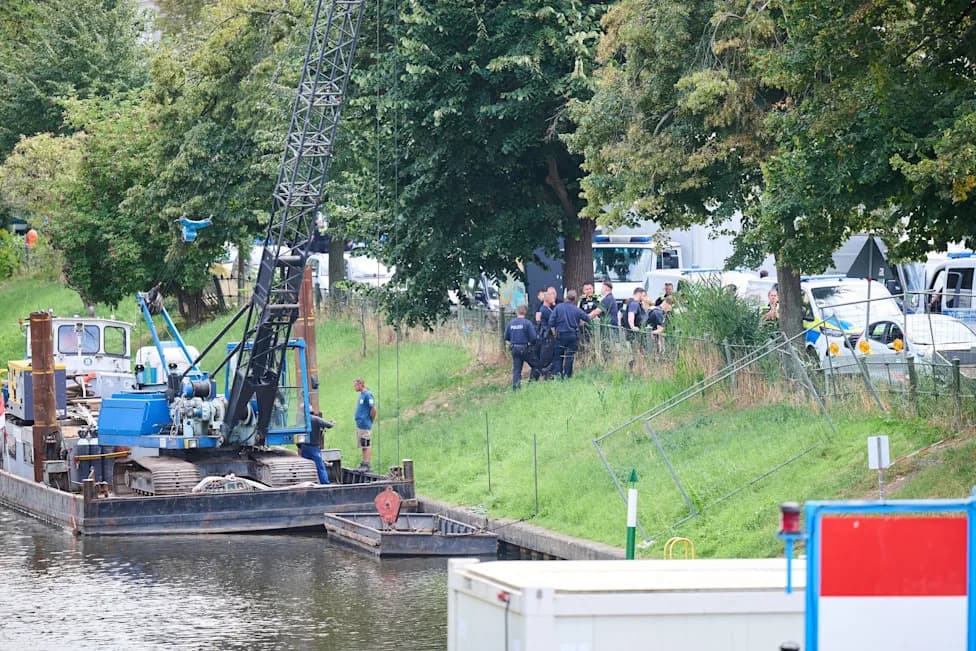 5,600 Evacuated After 100kg WWII Bomb Found in Berlin Canal
