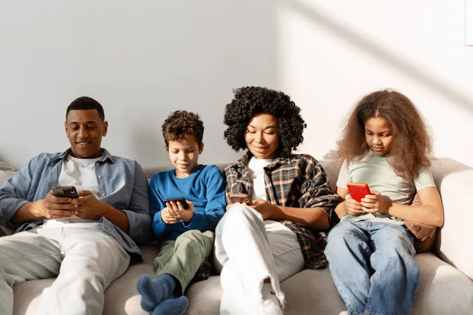 Decade-Long Study Finds Little Evidence That Social Media Harms Family Relationships