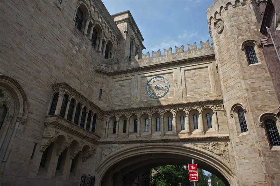 Yale “Opens Its Gates”: Poorvu Center Centralizes Teaching, Expands Public Reach and Shapes AI Education