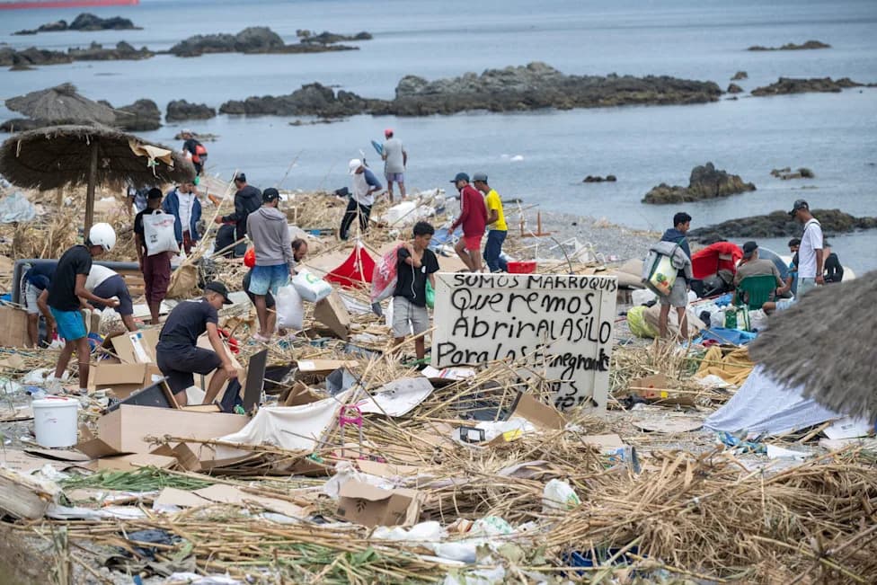 Protesters Torch Migrant Camp in Ceuta as Calls Mount to Return Arrivals to Morocco