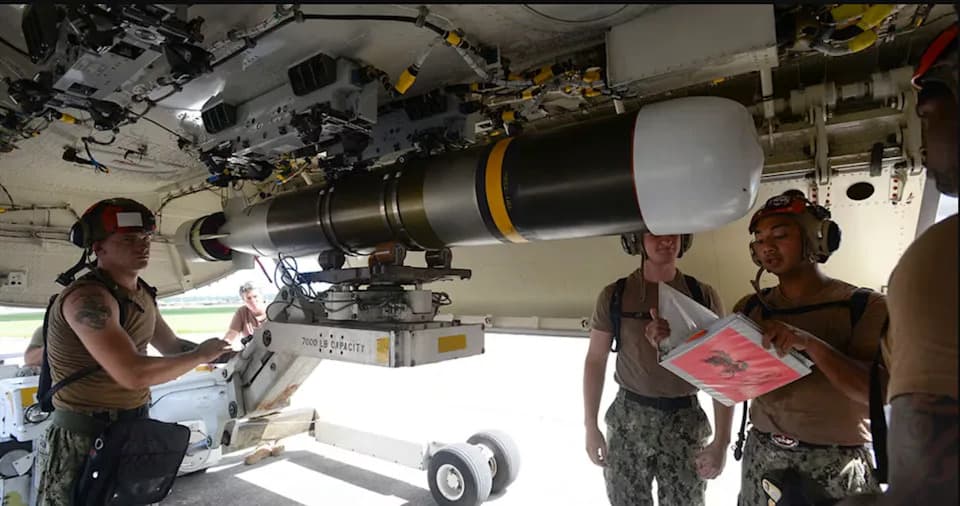 Navy Tightens Specs for 'Silent Anvil' Air‑Launched Torpedo — New Design Or Glide‑Kit Retrofit Could Extend ASW Reach