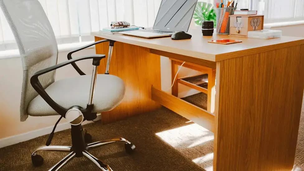 Programmer Found Dead in Office Restroom; Authorities Say Death Is Not Work-Related Because He Hadn't Begun Duties