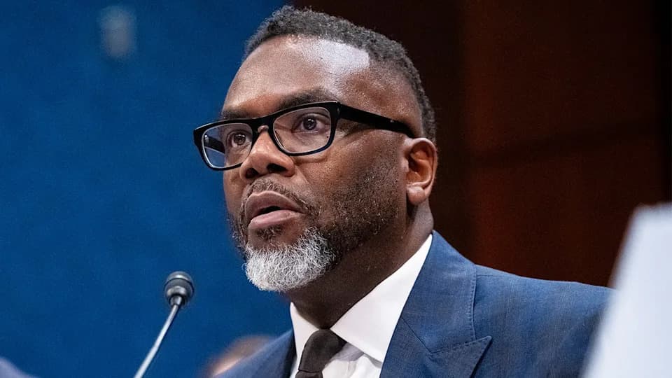 Chicago Orders Contractors To Disclose Leadership Diversity And Ties To ICE, Tightening Contract Rules