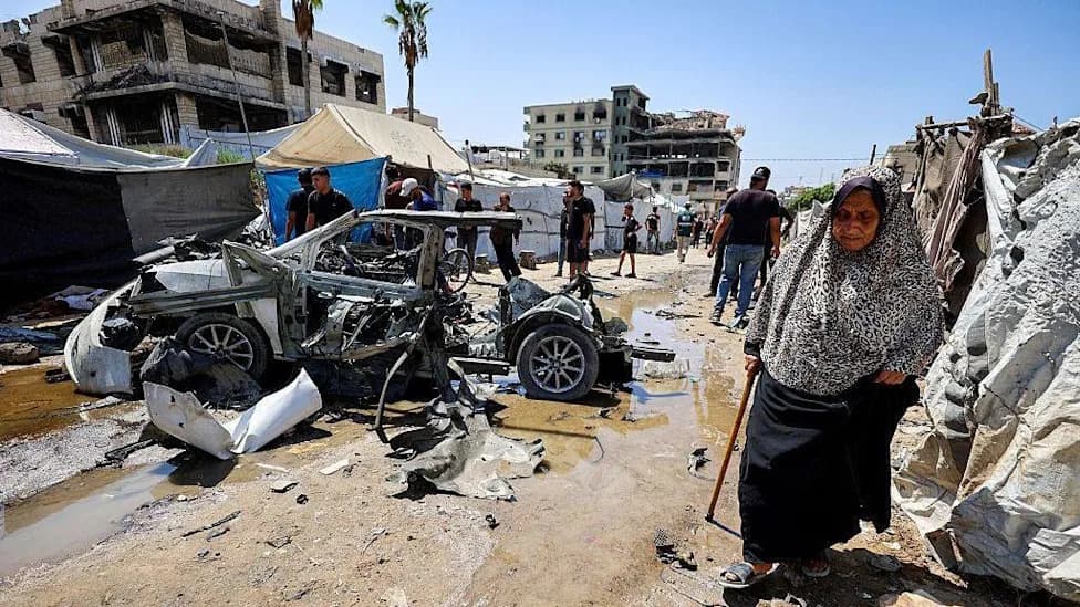 Israel Says Senior Hamas Figure Seized During Gaza Raid as Air Strikes Kill Civilians