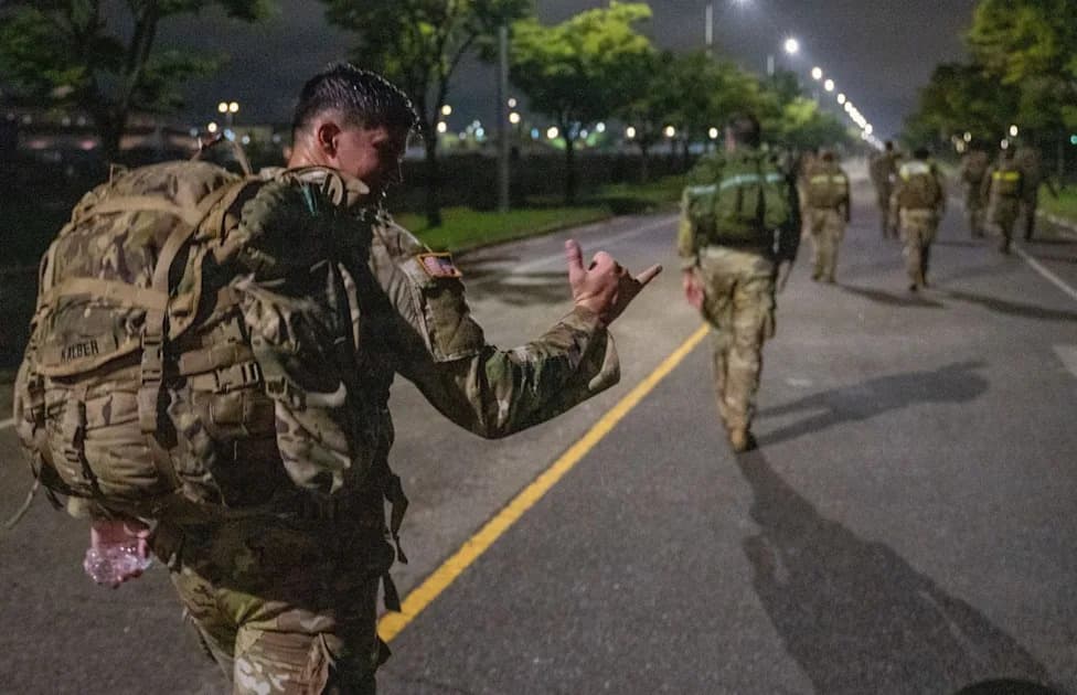 Nearly 50,000 U.S. Troops Complete 20 km Danish Flyver March After Army Authorizes Medal