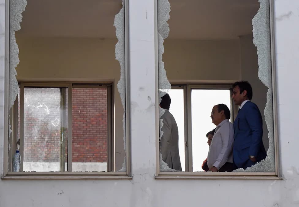 “I Tried to Save Them”: Nurse’s 8-Second Rescue Saves One Newborn as 14 Die in Islamabad Hospital Fire