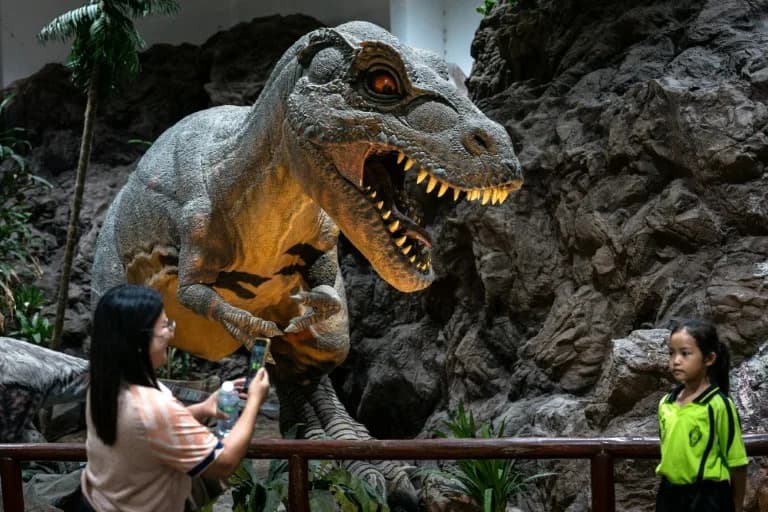 Thailand's 'Jurassic Park': New Giant Dinosaurs Illuminate Evolutionary Gaps