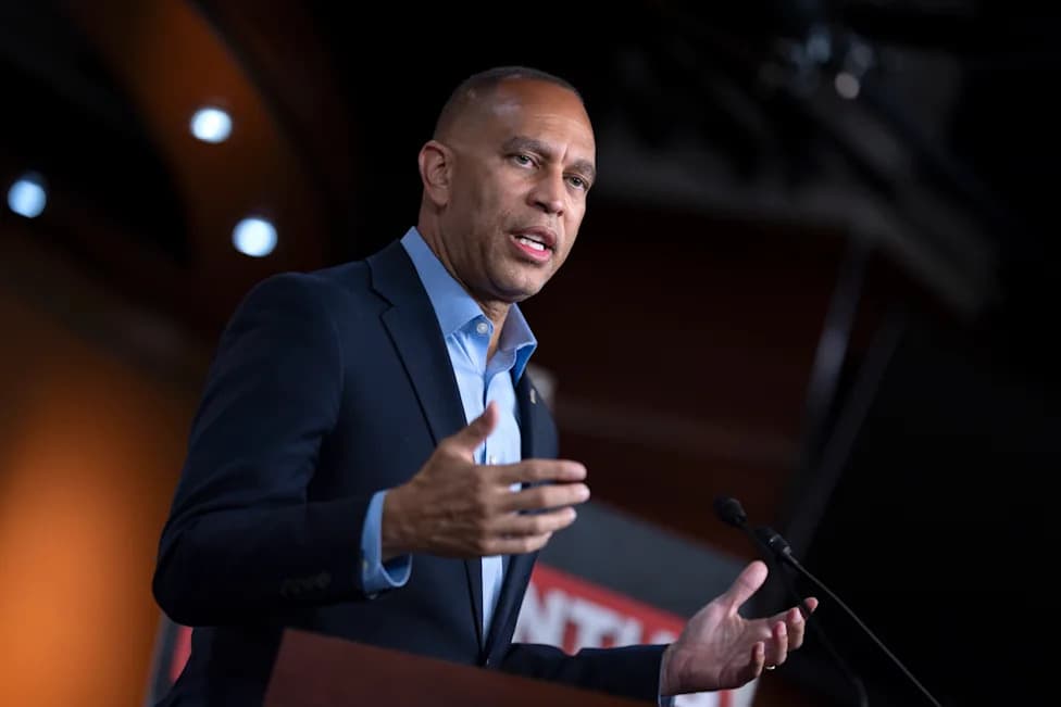 Jeffries Pledges Oversight and Affordability Agenda as Early Caucus Unity Is Tested