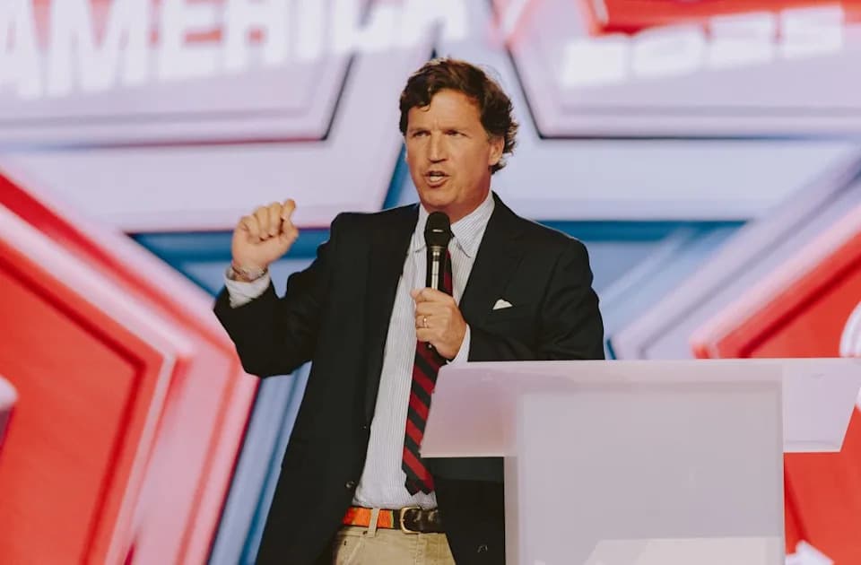 Tucker Carlson Warns Greg Abbott Is Vulnerable As Data-Center Debate Tightens Texas Race