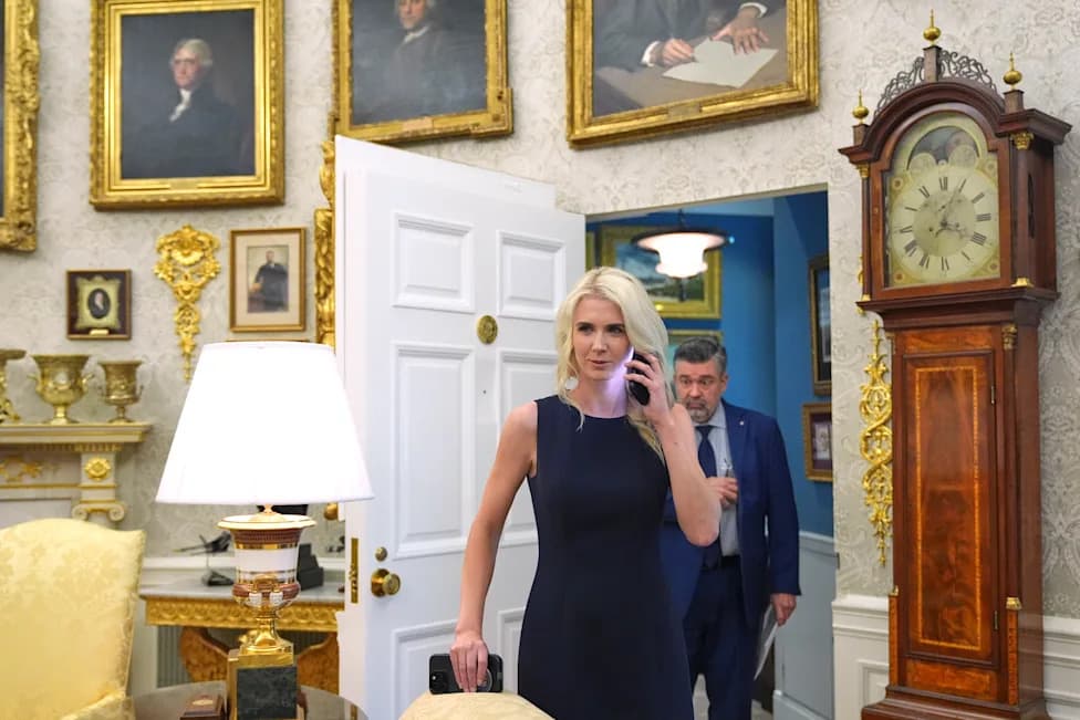 Trump Gave Three Close Aides $45,000 Each In Holiday Cash Gifts, Disclosures Show